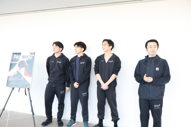 右から山田勇気Noism地域活動部門芸術監督、坪田光、樋浦瞳、中尾洸太