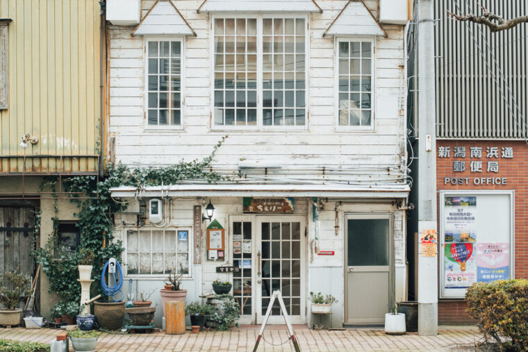 まるで童話の世界に迷い込んだかのような外観が印象的