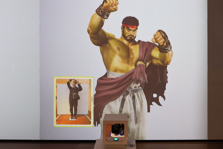 モーションキャプチャーミラー体験中