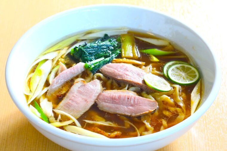 お披露目会で提供された『愛KAMOらーめん』