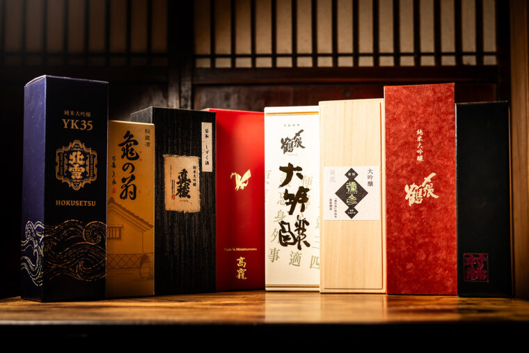 地酒はファン垂涎の品揃え。いろいろな味を楽しんでほしいと半合での提供も行なう