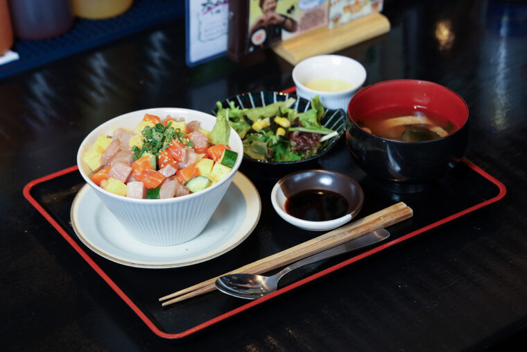 『海鮮びっくり丼』（1,000円）