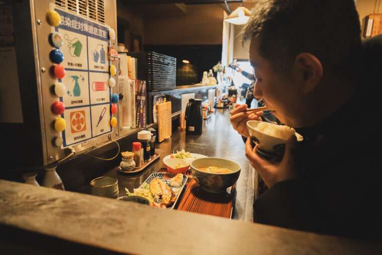 アツアツのうちに食べ進めます