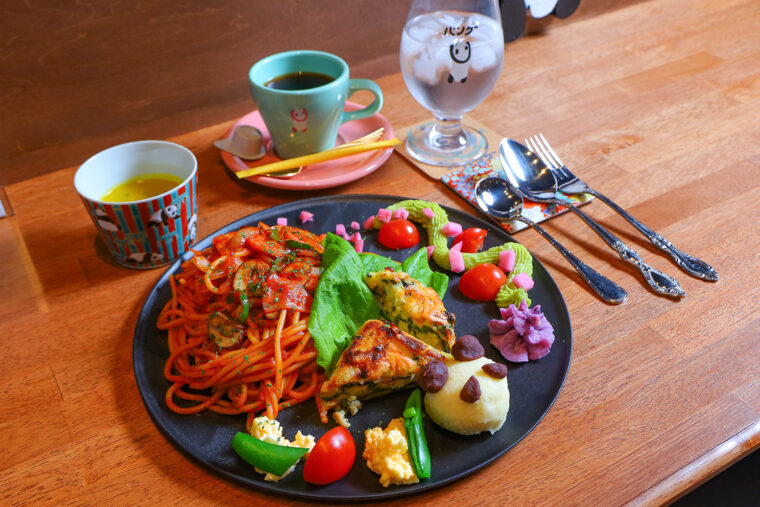 『今日のごはん』（1,200 円）。意外にボリュームあり！