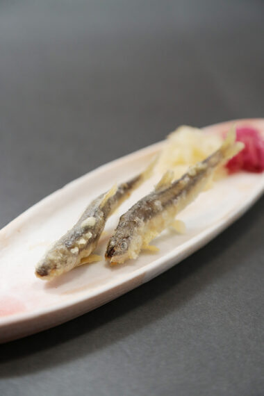 6,600 円のコースから。『鮎の天ぷらザワークラウト添え』