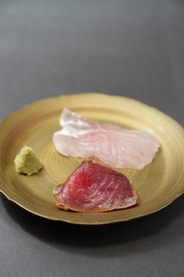 『熟成漬けマグロとアラのお造り』