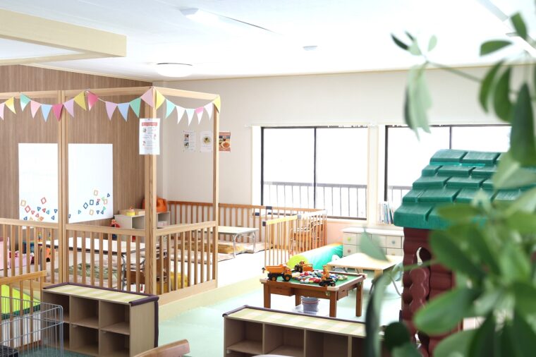 広いキッズスペースが！ おもちゃや遊具で自由に遊ぶことができます
