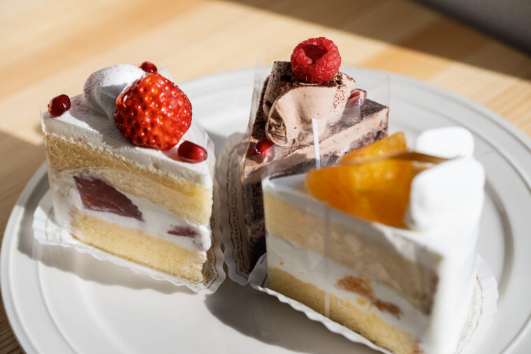 デコレーションケーキは7日前までに電話または店頭にて予約を