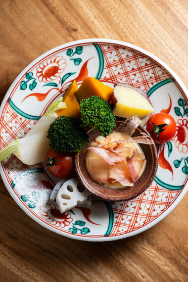 和のエッセンスを加えたバーニャカウダ