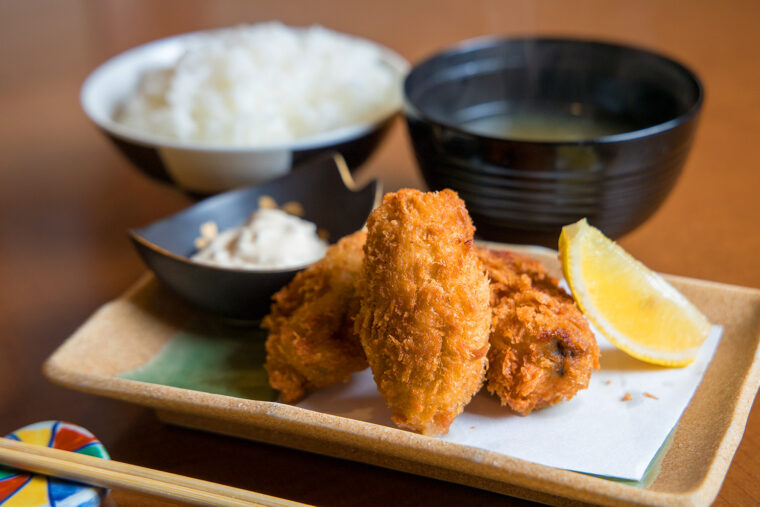 ランチの定番『牡蠣フライセット』