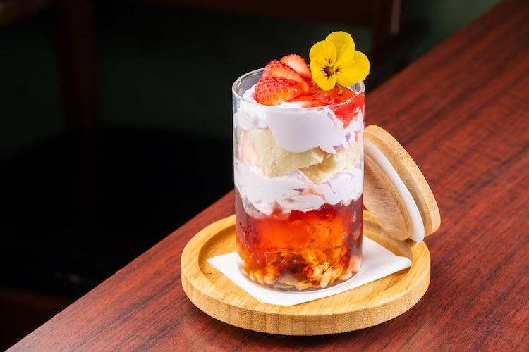 『イチゴのジャーチーズケーキ』（968円）