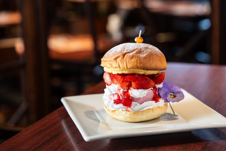 『いちごのスイーツバーガー』1,188円