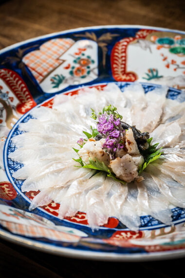 料理人の手仕事が光る『活穴子薄造り』（5,000円）