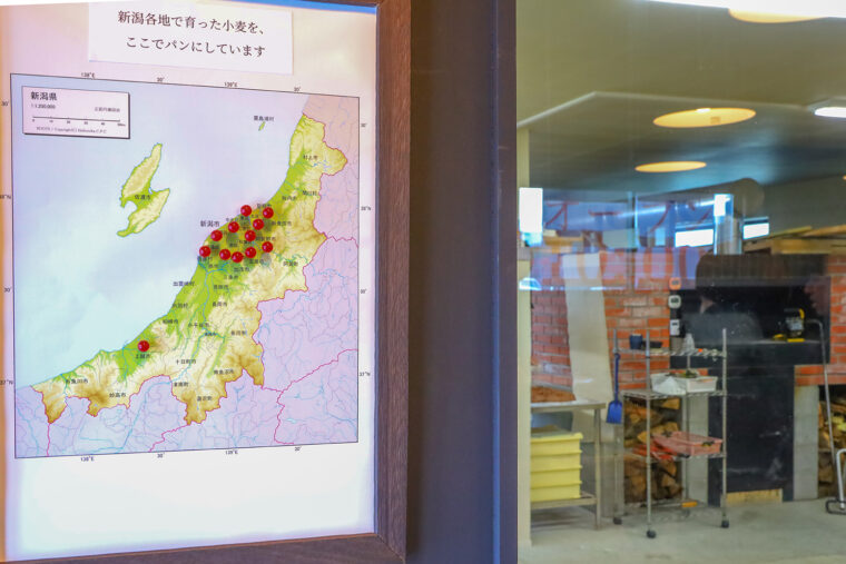 新潟産出の小麦を使用。産地に赤いピンが打たれています