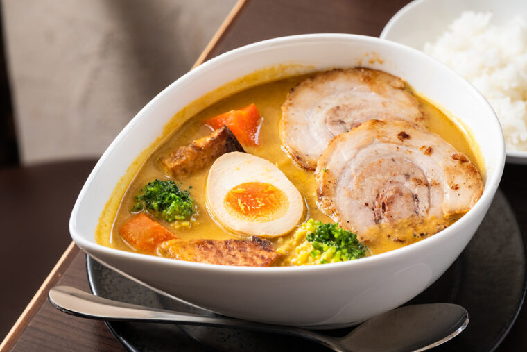 『カリ〜ら〜麺』（1,045円）