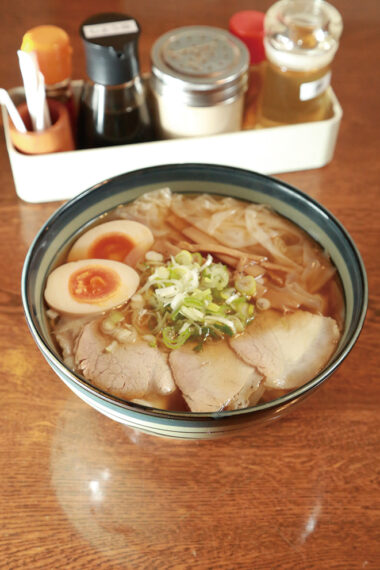 『煮たまご入りワンタンメン』（1,100円）