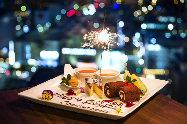 ディナーのエピローグとして、メッセージ入りのデザートの用意も可能