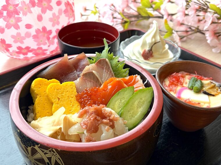 『お花見海鮮丼』（2,700円）