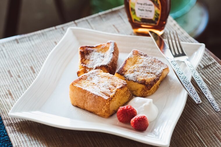 ふんわりやさしい甘みが広がる『フレンチトースト』（700円）