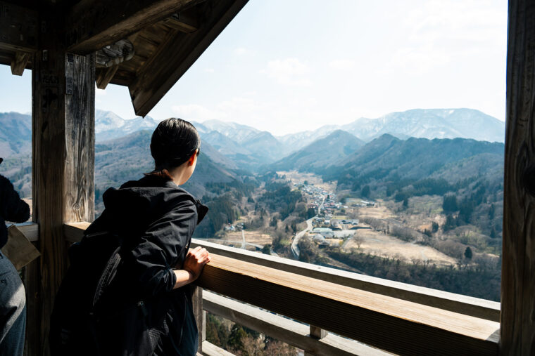 山並みが広がる美しい光景に癒やされる