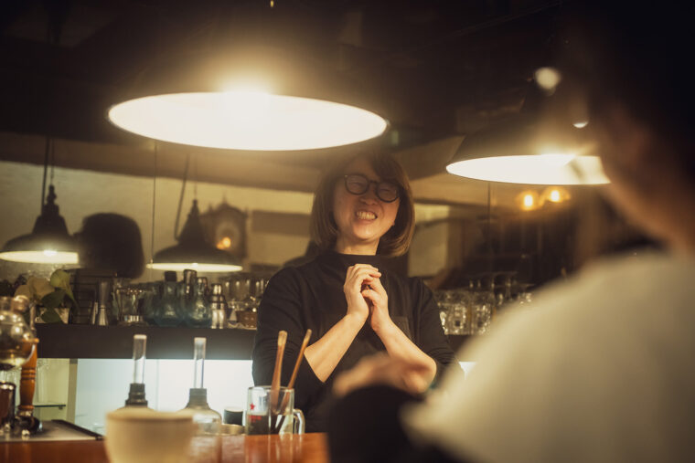 「コーヒーを飲める場所を作りたかったことと、義父が旧下田村出身だったことから、〝コーヒー〞と〝村〞を合わせて店名を付けたそうです」と創業者の義父母からお店を受け継いだ山本直美さん