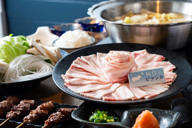 純白のビアンカを使ったしゃぶしゃぶのコースは4,800円