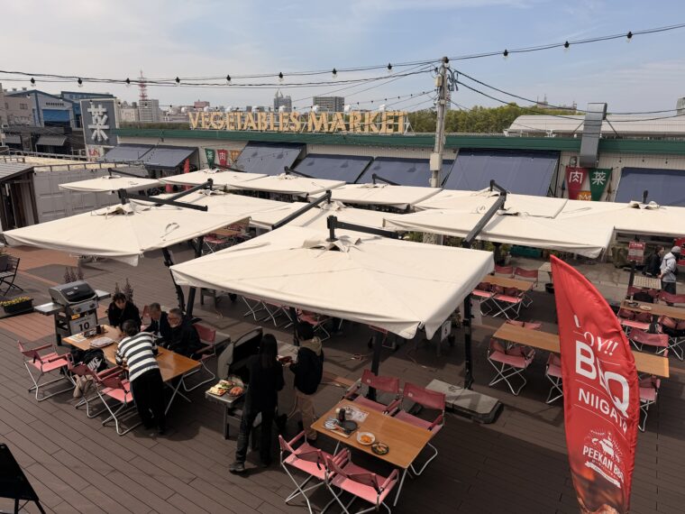 会場は、2021年に新設されたピアBandai内のピーカンテラス