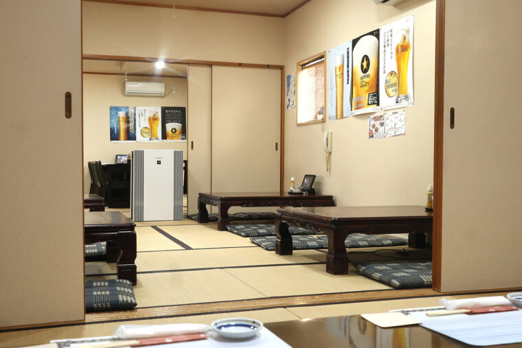 注文は各席に備え付けらえたタブレットから