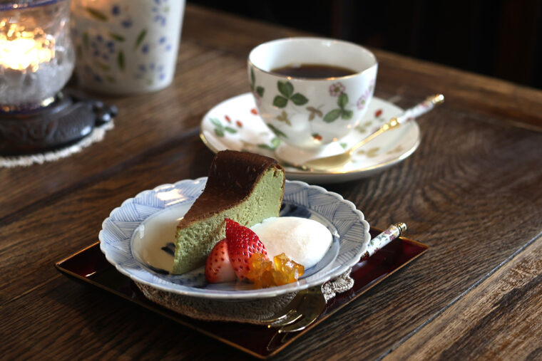 スイーツとドリンクのセットは900円