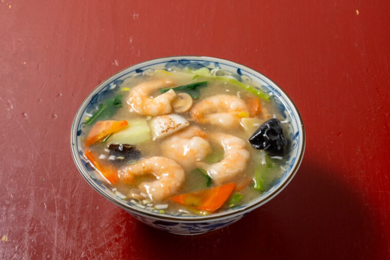 『五目旨煮そば』（1,122 円）