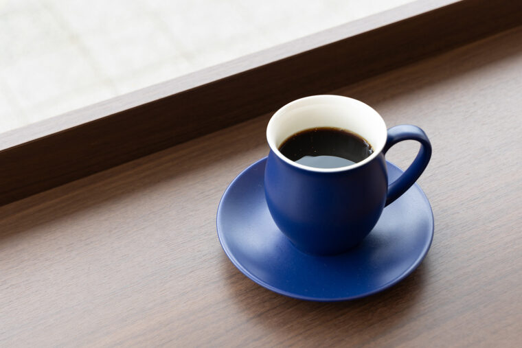 ブラックコーヒー（650 円～）。幅広い年代が集う場所なのであえてわかりやすく「ブラックコーヒー」というメニュー名にしているそう