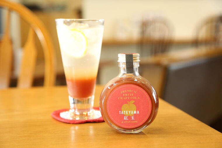 『プレミアムクラフトコーラ 紅玉』 （680円、原液2,300円）