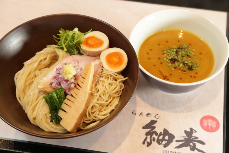 『濃厚まる鶏カレーつけ麺』（1,200円）