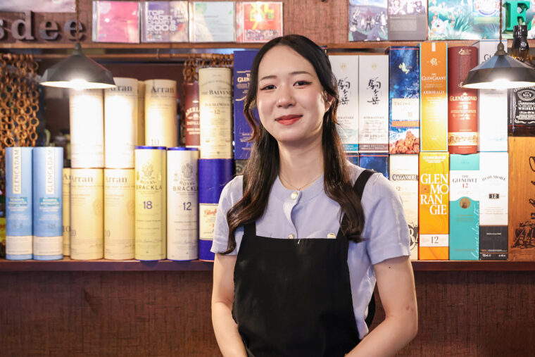 お酒作りを担当するスタッフの飯沼琴葉さん