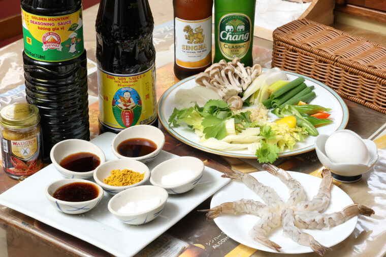 『クンパッポンカリー』に使われる食材や調味料たち