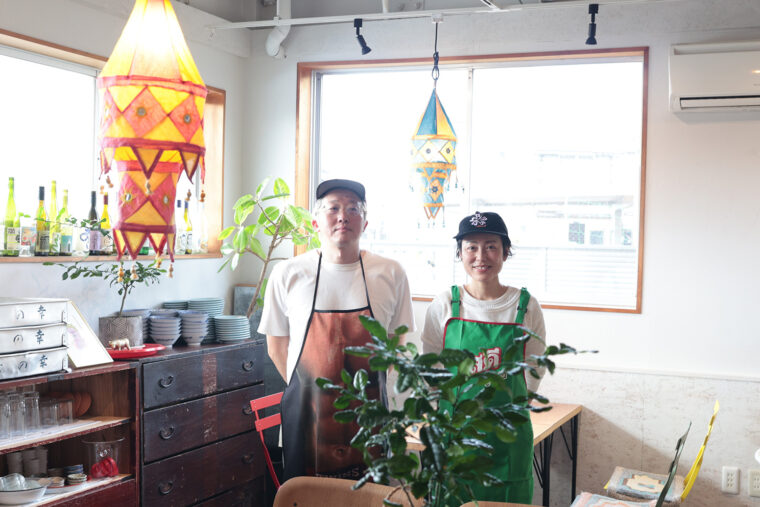 荻野さん夫婦で営業している