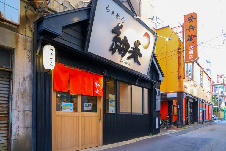 場所は古町7番町。新潟中郵便局の裏手