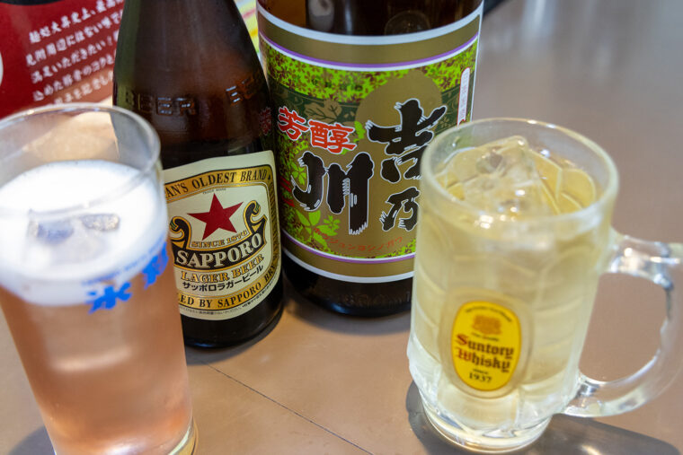 新たに飲み放題メニュー（90分968円）が登場。ビールやサワー、梅酒、日本酒など10種類以上が揃う