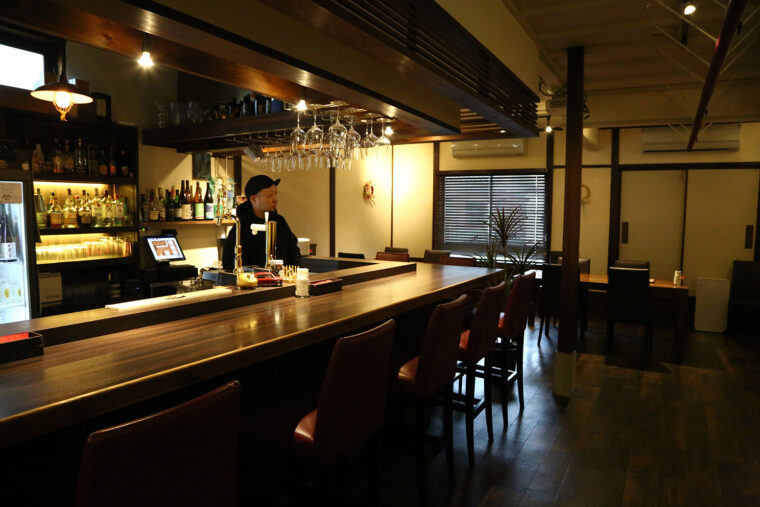 店内は女子会やデートにぴったりな、おしゃれで落ち着いた雰囲気。見附市外 から訪れるお客も多い