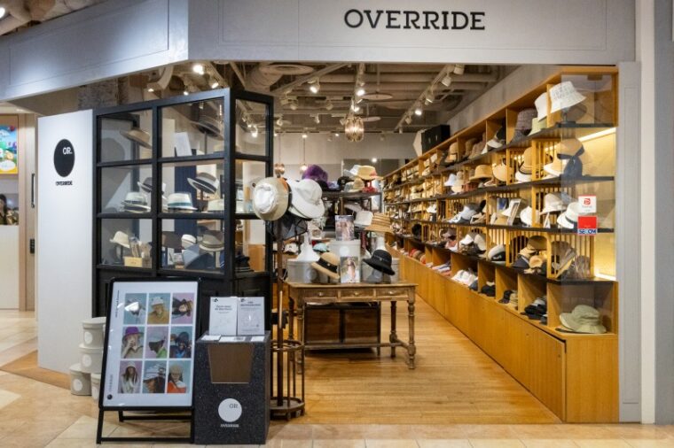 店内には幅広い世代にフィットする多種多様な帽子が充実