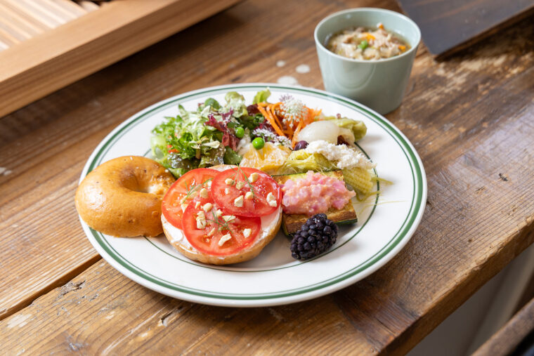 『季節の野菜と雑穀ランチプレート』（1,500円）