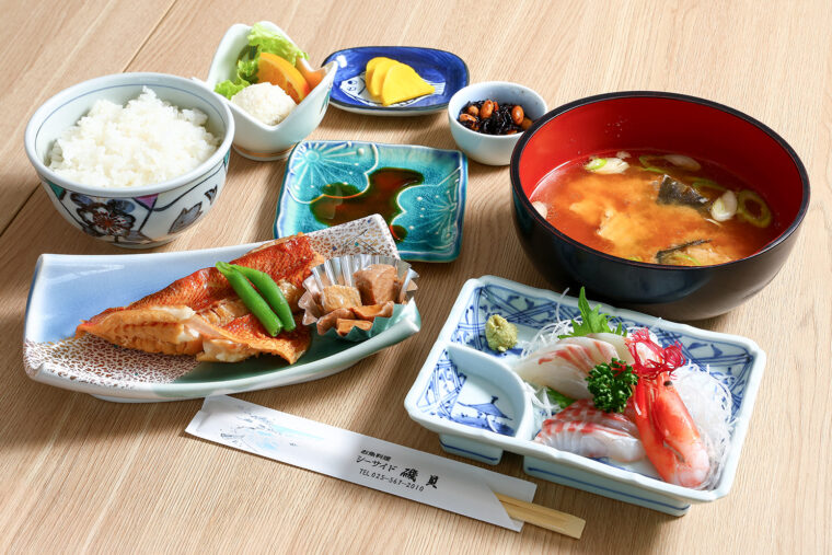『本日の磯定食』（1,320円）