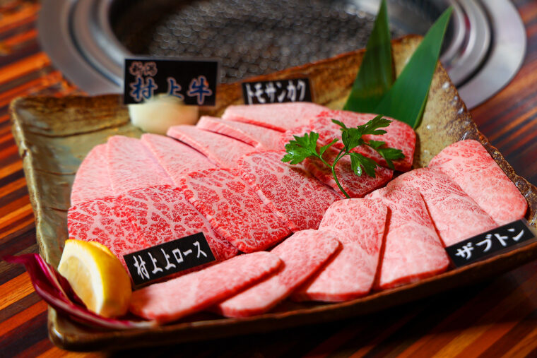 コシヒカリの乾草を2年間食べて育った村上牛。風味豊かでひと味違う