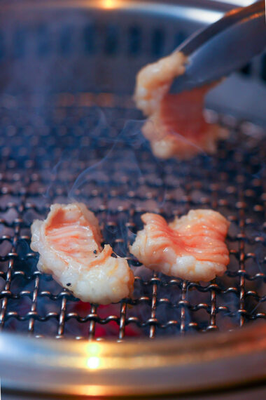備長炭の遠赤外線効果でお肉のおいしさを引き出す