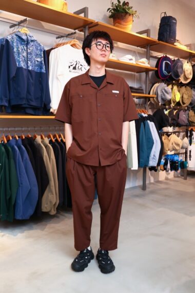 Columbiaのクリスタルロックショートスリーブシャツ13,200円、クリスタルロックパンツ13,200円