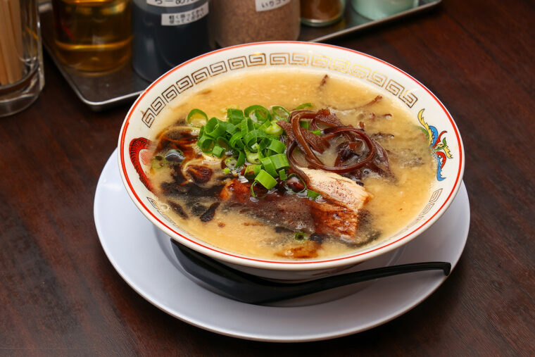 『黒とんこつ』（900円）