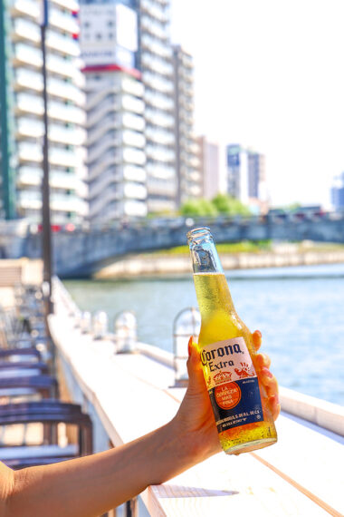 フラッと立ち寄って一杯飲むだけでもOK！
