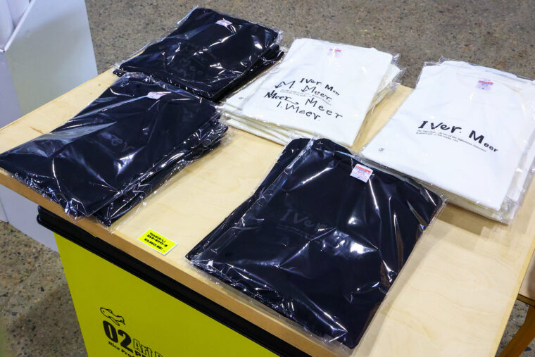 Tシャツ