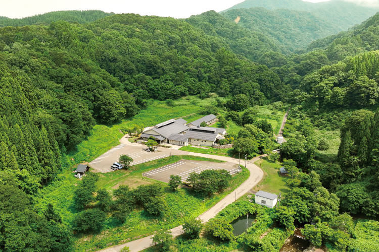 【山里の温泉宿くわどり湯ったり村】上越市皆口601　☎︎025-541-2611