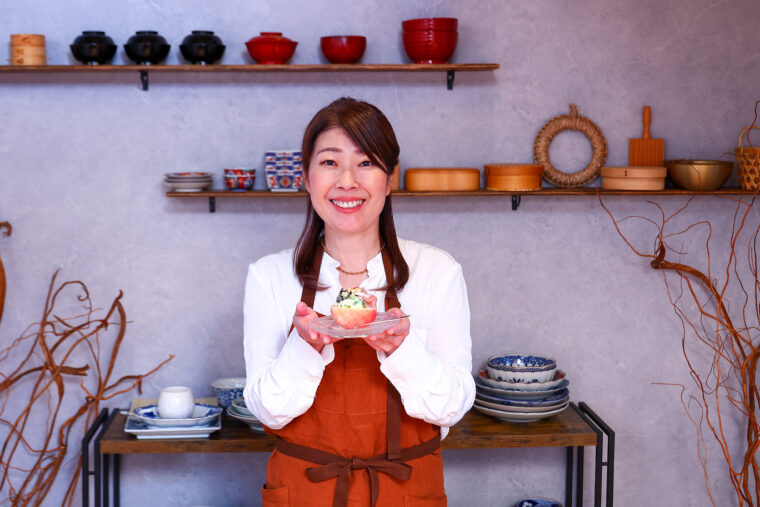 料理教室、レシピ開発、メディア出演など、多方面で「食」のプロデュースや情報発信を行なう。@waiolikitchen365